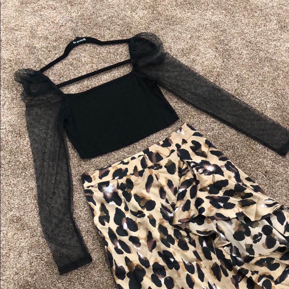 Black crop lace top